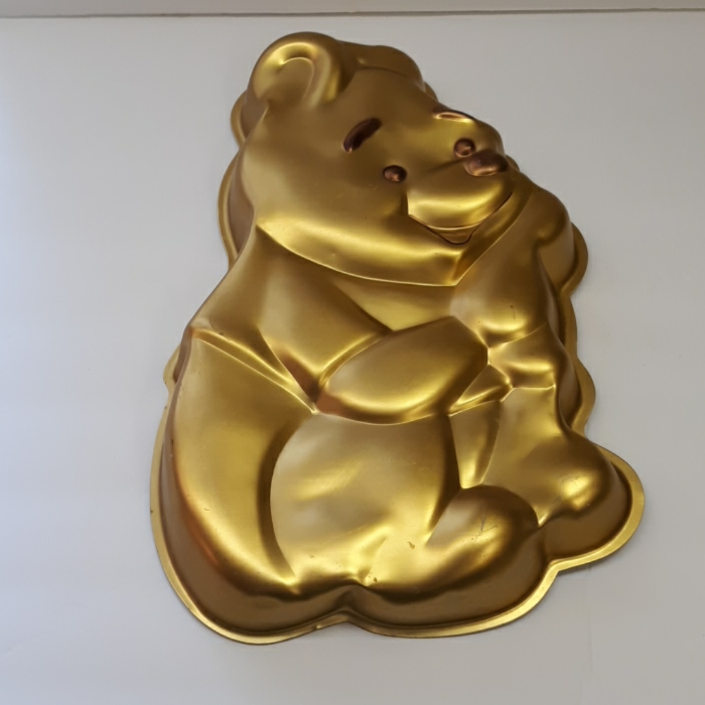 Disney Wilton Pooh Bear Cake Pan- gold finish